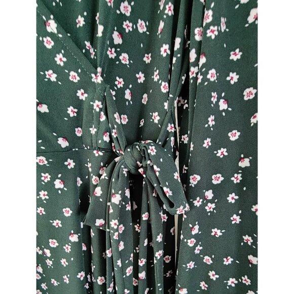 Kaileigh Faux Wrap Dress - Green Floral Knit - Size Petite Large - NWT - Picture 3 of 6